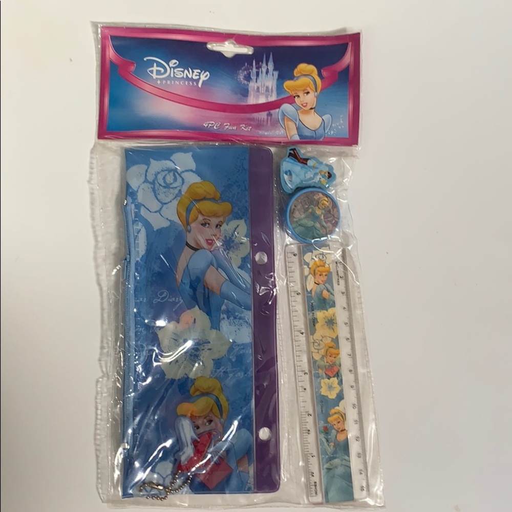 🌸.  Disney Cinderella stationary